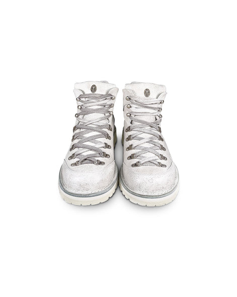 Close-up front view of the Untitled Artworks x Fracap Destroyer Boot in White, showcasing the distinctive spray-effect finish and premium leather construction.
